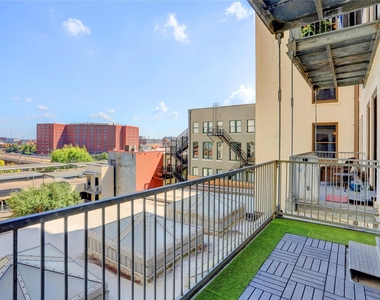 915 Franklin Street - Photo Thumbnail 8