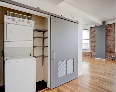 915 Franklin Street - Photo Thumbnail 7