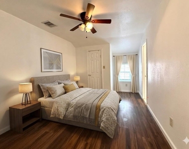 421 Sidney Street - Photo Thumbnail 9
