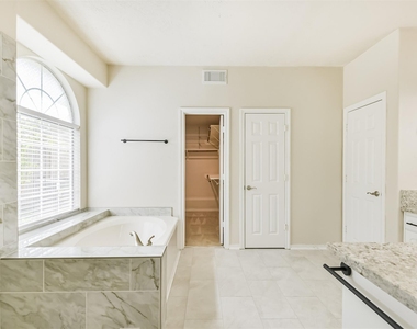 11918 Mariposa Canyon Drive - Photo Thumbnail 36