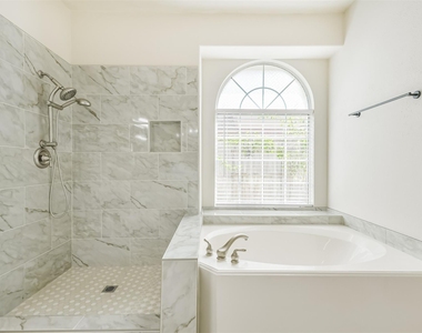 11918 Mariposa Canyon Drive - Photo Thumbnail 38