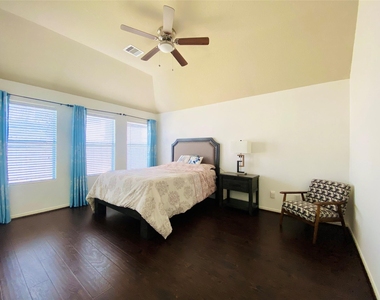 19626 Mackinaw Isle Court - Photo Thumbnail 12