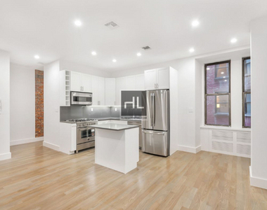 West 14th Street - Photo Thumbnail 1
