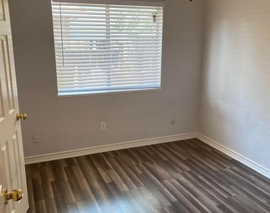 18635 Bridoon Drive - Photo Thumbnail 10