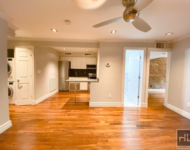 West 21st Street - Photo Thumbnail 1