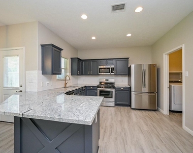 10607 Criswell Drive - Photo Thumbnail 6