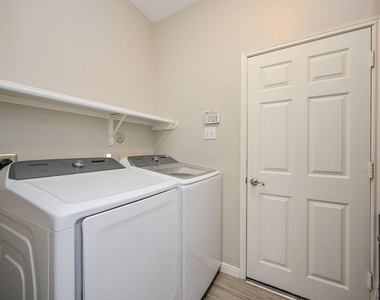 10607 Criswell Drive - Photo Thumbnail 10
