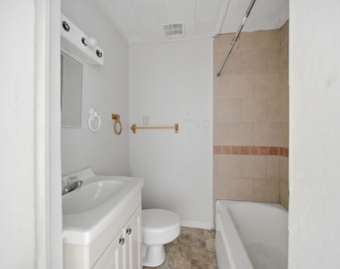 410 Live Oak Street - Photo Thumbnail 16