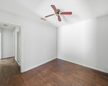 410 Live Oak Street - Photo Thumbnail 3