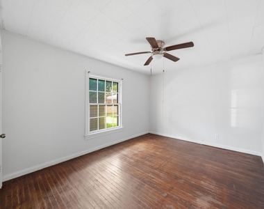 410 Live Oak Street - Photo Thumbnail 8