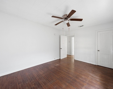 410 Live Oak Street - Photo Thumbnail 15
