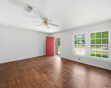 410 Live Oak Street - Photo Thumbnail 6