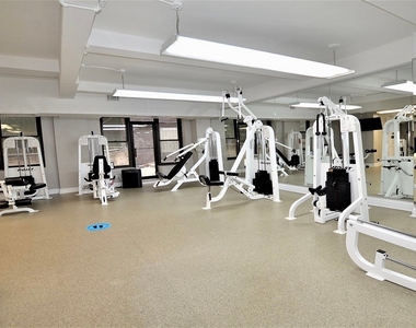 East 56 Street - Photo Thumbnail 11