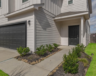 5727 Finely Run Street - Photo Thumbnail 1