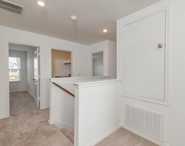 5727 Finely Run Street - Photo Thumbnail 11