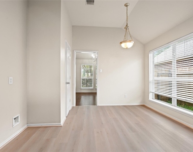 2822 Lakecrest Forest Drive - Photo Thumbnail 6