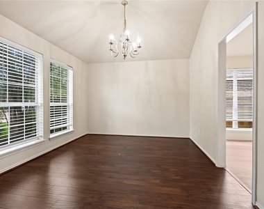 2822 Lakecrest Forest Drive - Photo Thumbnail 3