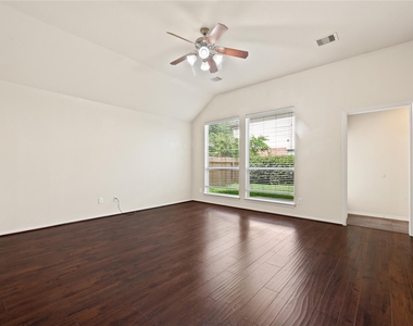 2822 Lakecrest Forest Drive - Photo Thumbnail 8