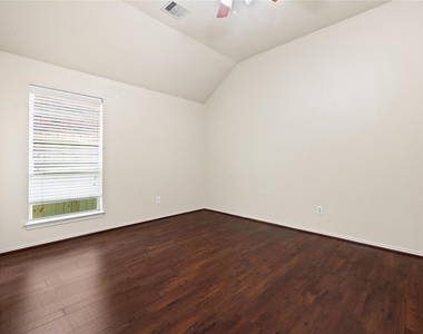 2822 Lakecrest Forest Drive - Photo Thumbnail 10