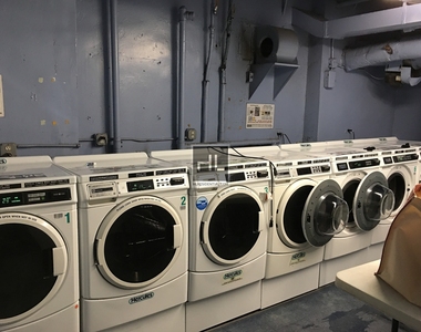 E 82 St - Photo Thumbnail 7