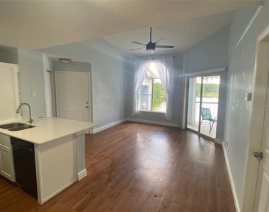 2612 Grassy Point Drive - Photo Thumbnail 5
