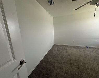 2505 Victorious Falls Avenue - Photo Thumbnail 8