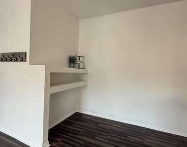 5841 Dorham Place - Photo Thumbnail 4
