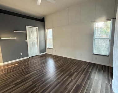 5841 Dorham Place - Photo Thumbnail 14