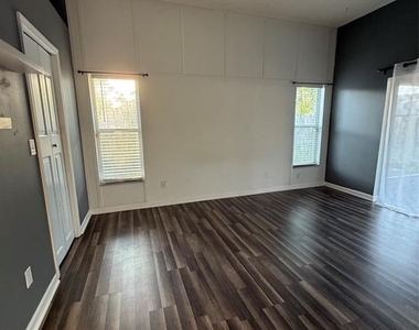 5841 Dorham Place - Photo Thumbnail 13