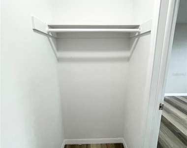 11241 Yewtree Avenue - Photo Thumbnail 24