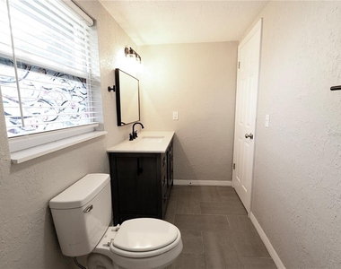 11241 Yewtree Avenue - Photo Thumbnail 30