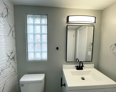 11241 Yewtree Avenue - Photo Thumbnail 16
