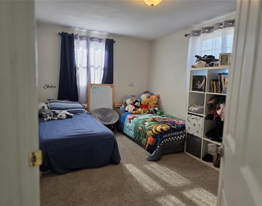 4823 Longwood Avenue - Photo Thumbnail 19