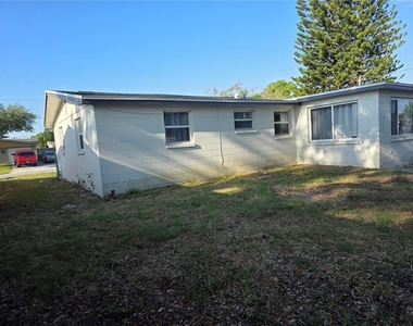 4823 Longwood Avenue - Photo Thumbnail 30