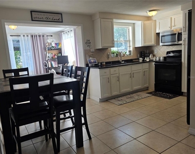 4823 Longwood Avenue - Photo Thumbnail 10