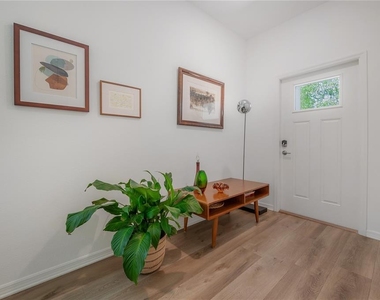 5223 Forum Boulevard - Photo Thumbnail 5