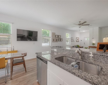 5223 Forum Boulevard - Photo Thumbnail 9