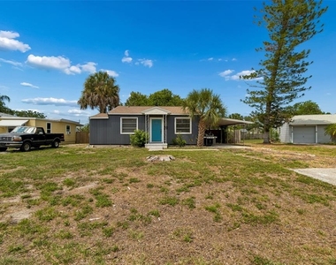 517 Hampton Avenue Ne - Photo Thumbnail 12