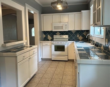 1209 E Comanche Avenue - Photo Thumbnail 20