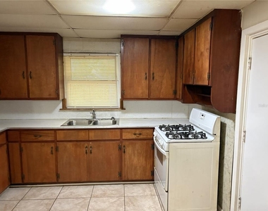 707 New York Drive - Photo Thumbnail 1