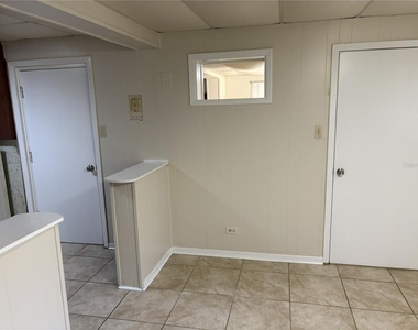 707 New York Drive - Photo Thumbnail 2