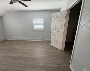 2935 Dr Martin Luther King Jr Street S - Photo Thumbnail 17