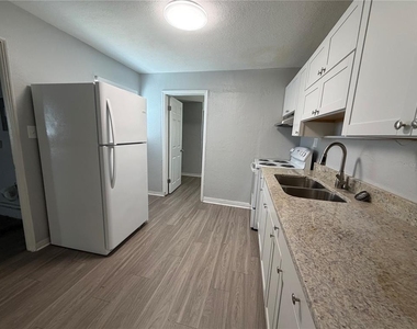 2935 Dr Martin Luther King Jr Street S - Photo Thumbnail 9