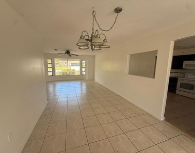 239 Annapolis Lane - Photo Thumbnail 7
