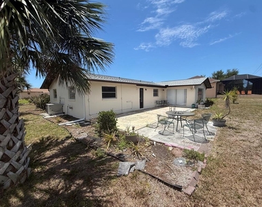 239 Annapolis Lane - Photo Thumbnail 13