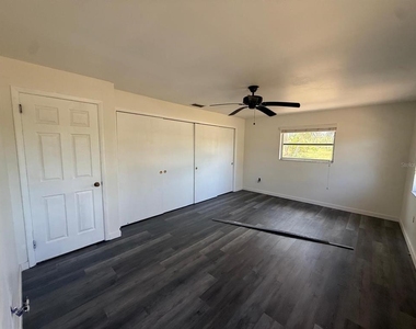 239 Annapolis Lane - Photo Thumbnail 4