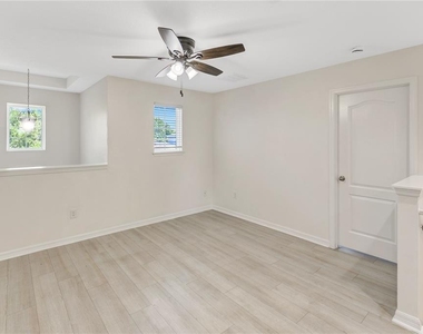 11607 Warren Oaks Place - Photo Thumbnail 35