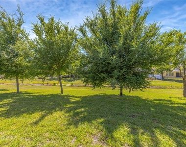 11607 Warren Oaks Place - Photo Thumbnail 6