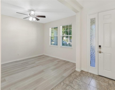 11607 Warren Oaks Place - Photo Thumbnail 8