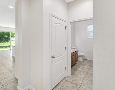11607 Warren Oaks Place - Photo Thumbnail 11